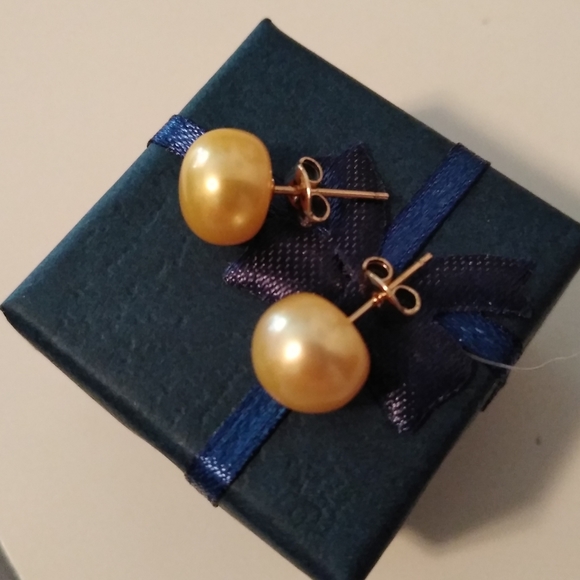 14k Gold Natural 10/11m Golden Pearl Stud Earrings - Picture 11 of 13